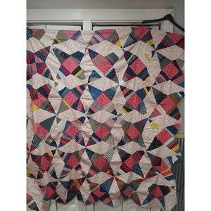Vintage four points Star Pattern Homemade Quilt. 74 x 88